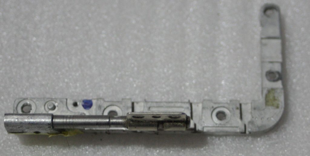 MacBook 13" Right Hinge - Display Clutch A1181