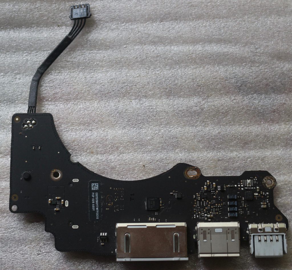 MacBook Pro Retina 13" 2015 Right I/O Board 820-00012 A1502